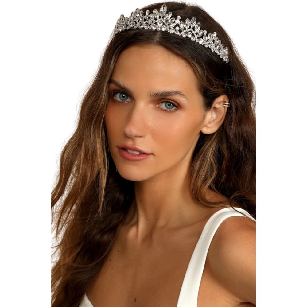 NWT Lulu’s Silver Rhinestone Tiara
